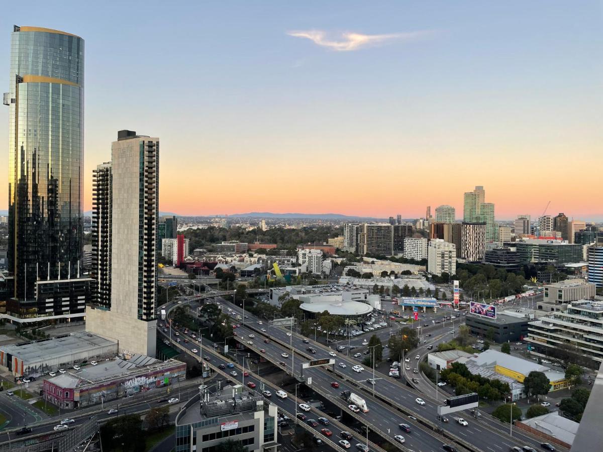 Southbank Apartment With Skyline View: 5-Min Walk To Crown Casino — Photos 3