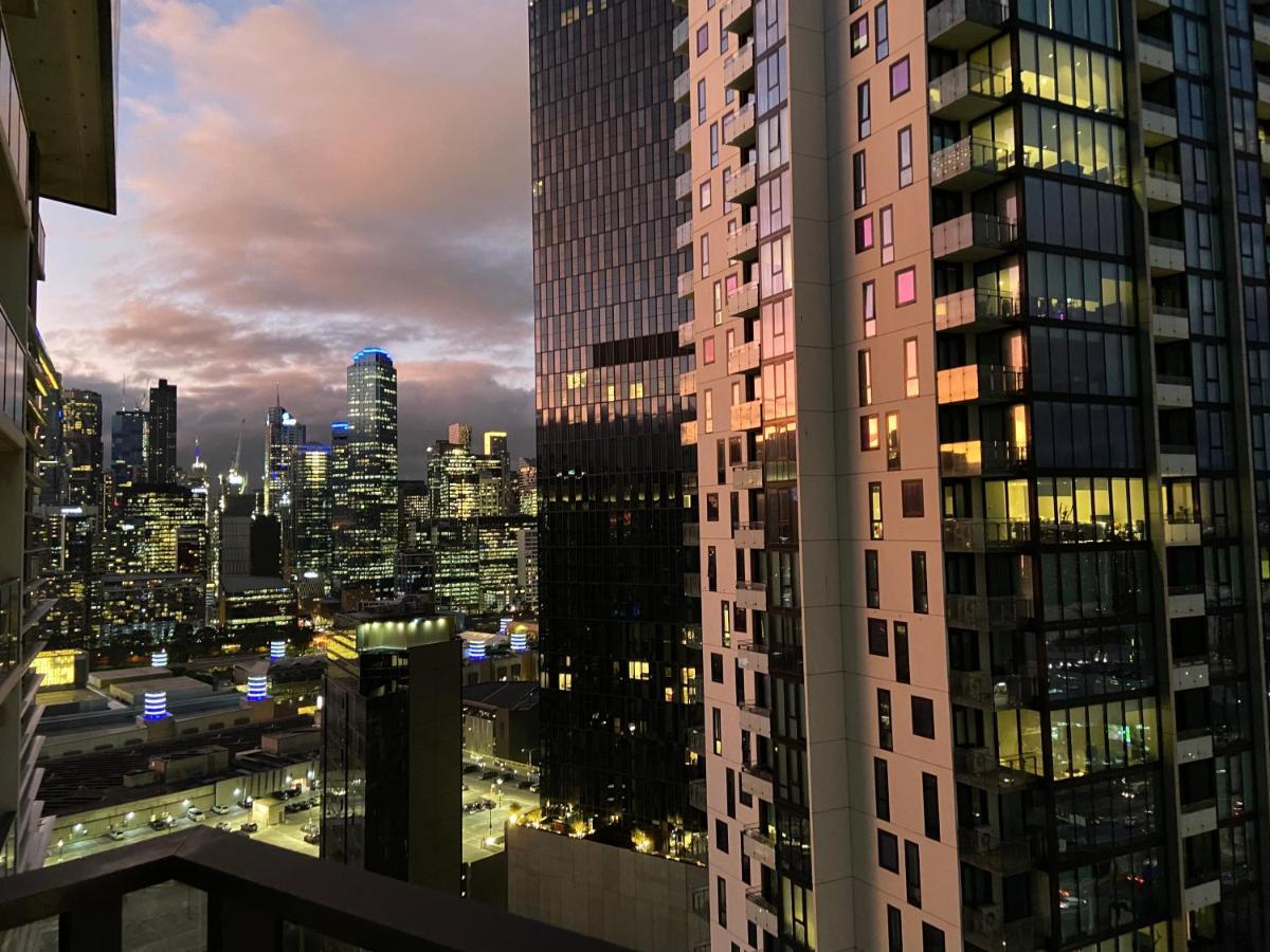 Southbank Apartment With Skyline View: 5-Min Walk To Crown Casino, Melbourne